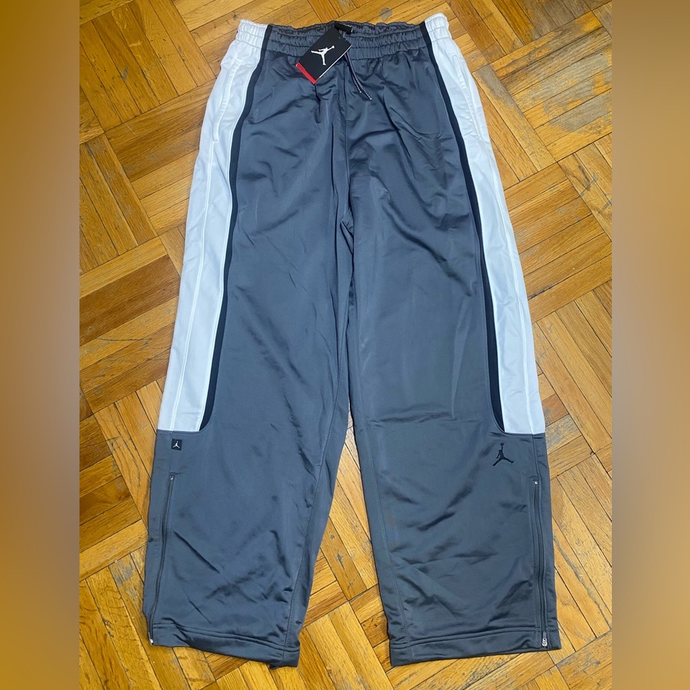 Jordan Men's Grey and White Joggers pants sweatpants